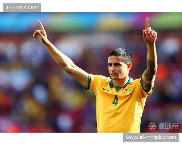 足球球星因伤跛脚依然活跃赛场证明坚韧不拔的职业精神